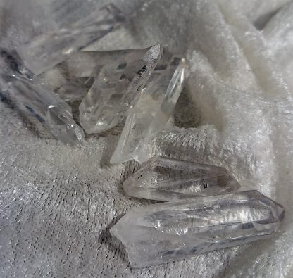 Bergkristall, Råa spetsar AA ca 5-10g MIEAS BALANS
